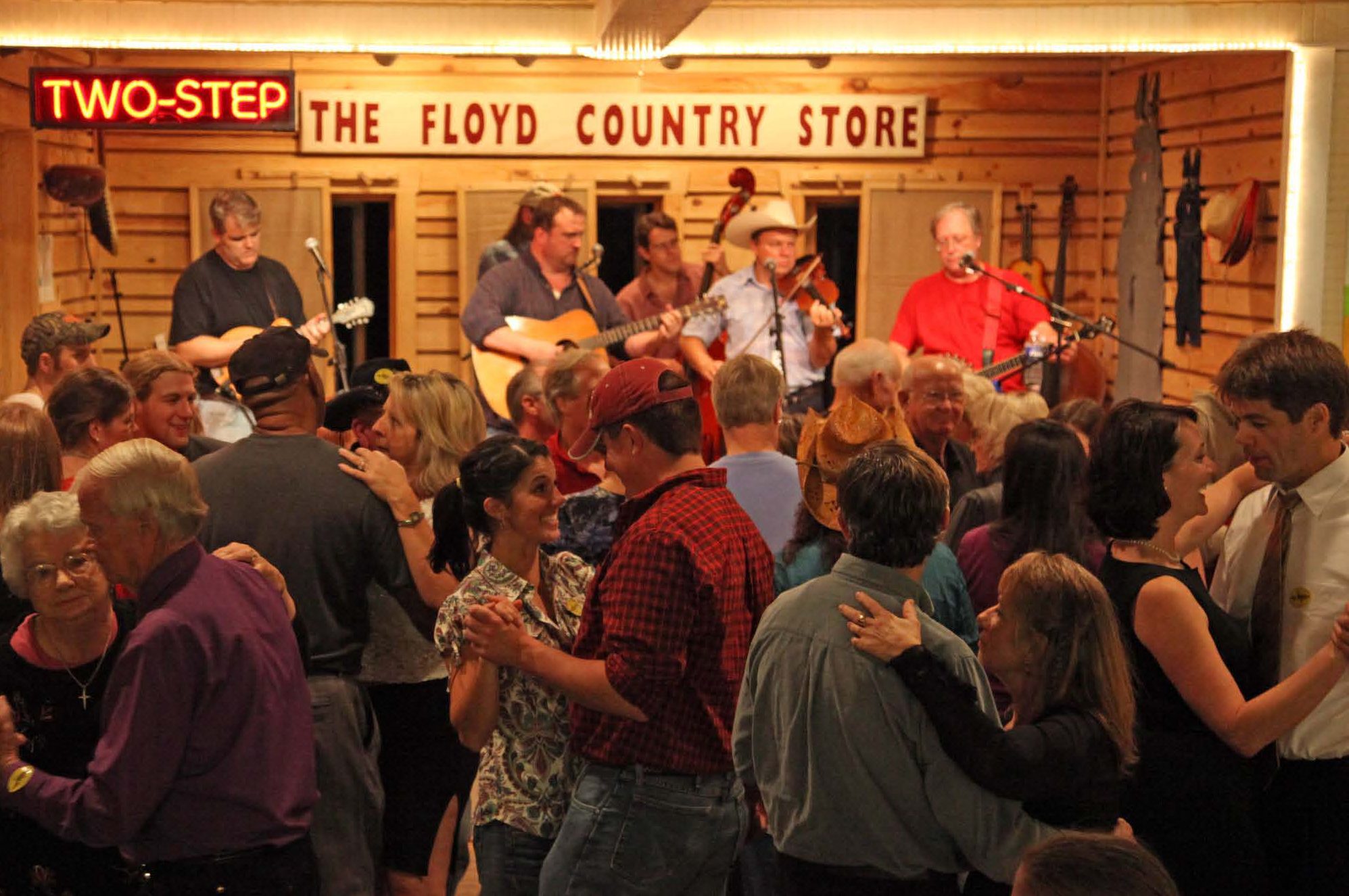 Floyd Country Store - Things to do in the NRV